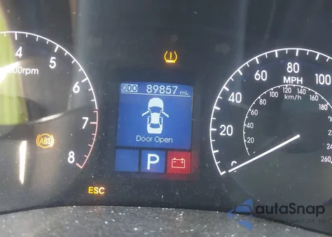 2013 Hyundai Genesis 3.8 z USA, uszkodzony, nr VIN KMHGC4DD2DU240753